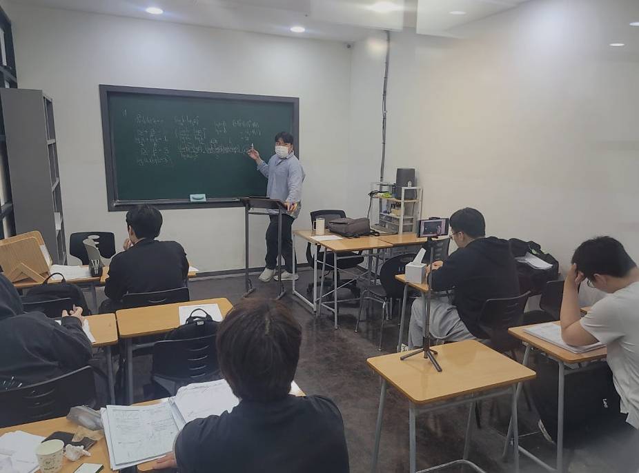케이탑에듀학원 수학과목 선생님 강의